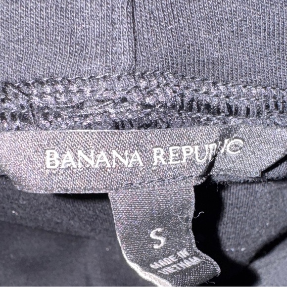 Banana Republic Black Sleeveless Hoodie - Picture 2 of 6